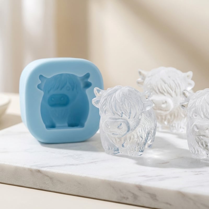 🐮 Mini Highland Cow Ice Cube Mold – Cute 3D Ice for Drinks, Parties & Gifts
