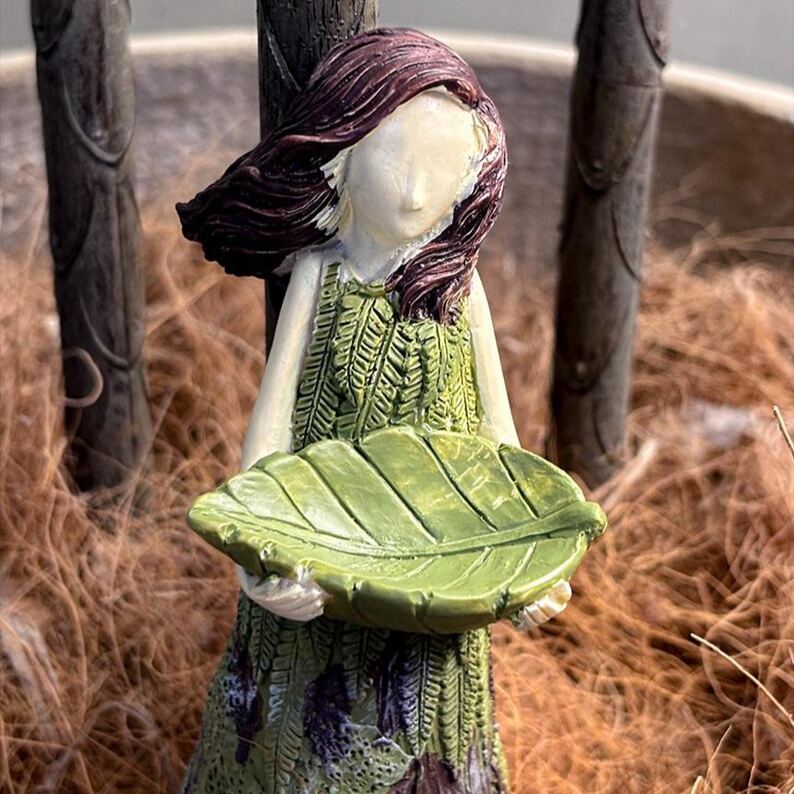 🌱😮Garden Girl Sculpture: Bee & Butterfly Water Feeder